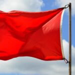 doctorbeach-il-significato-delle-bandiere-negli-stabilimenti-balneari-bandiera-rossa